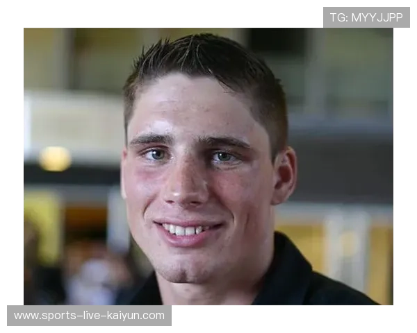 UFC洽谈签约Glory踢拳重量级十年不败冠军里科·范霍文