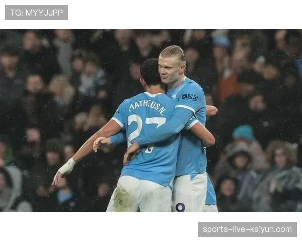 战报：曼城3-0完胜狼队，福登传射建功，哈兰德点射锁定胜局